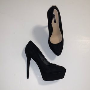 • Forever 21 heels •
